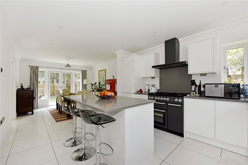Property photo 2 of 10 Picture No. 24