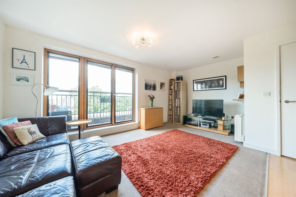 Property photo 3 of 7