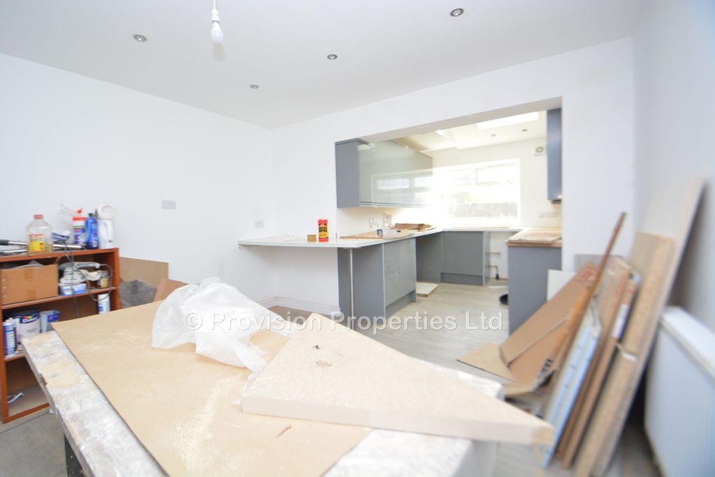 Property photo 3 of 10 Photo
