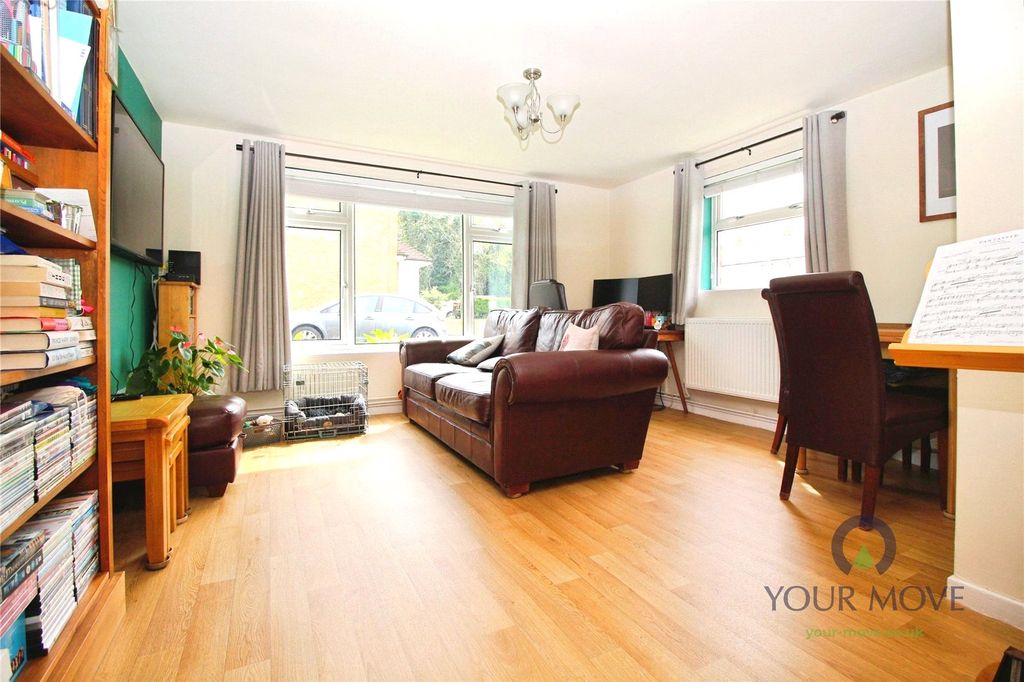 Property photo 3 of 11 Picture No. 12