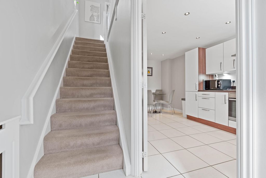 Property photo 3 of 34 Hallway