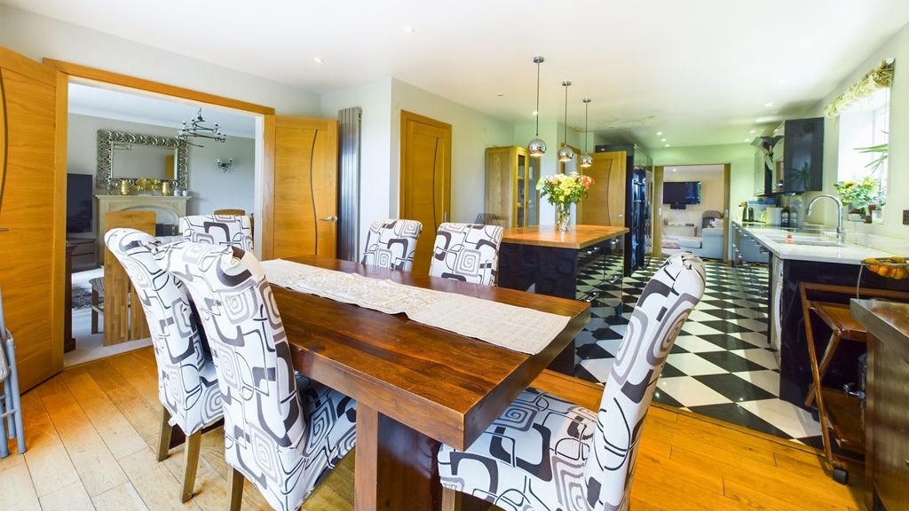 Additional image 7 of 5 bed detached house for saleMerlin Way, Mickleover, Derby, Derbyshire DE3