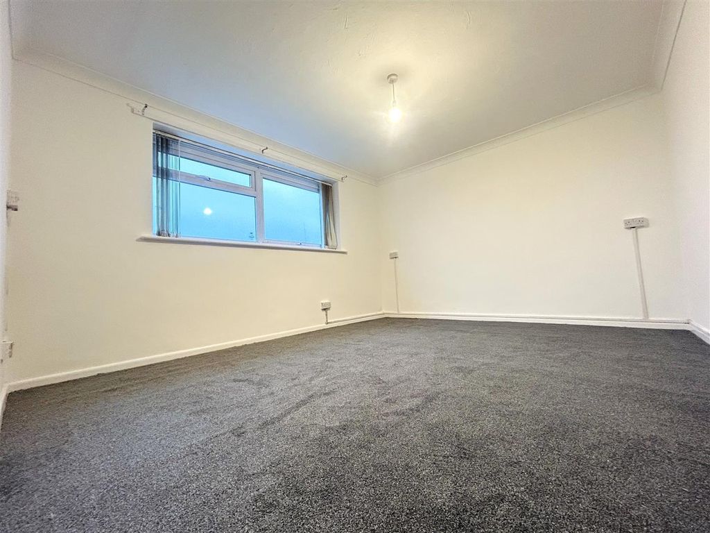 Property photo 2 of 10 Lounge