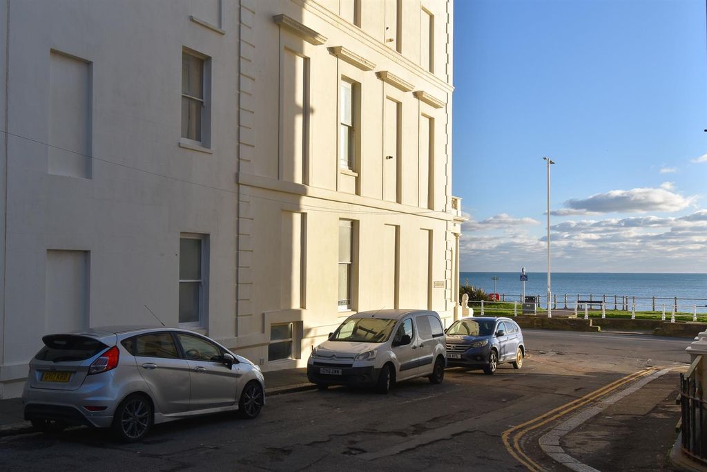 Property photo 2 of 12 Views