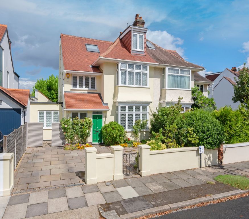 Property photo 1 of 39 Picture No. 44