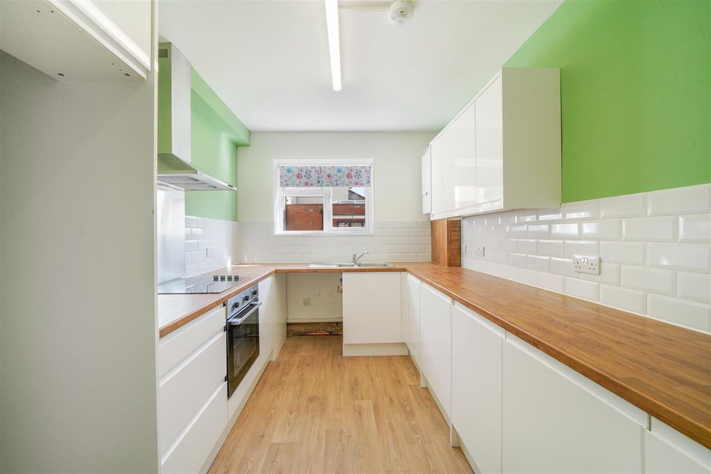 Property photo 2 of 15 2 Circle Court, Harrowdene Road - Qdzkzlnflkzpbckc