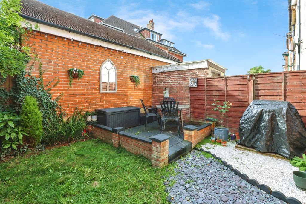 Property photo 2 of 17