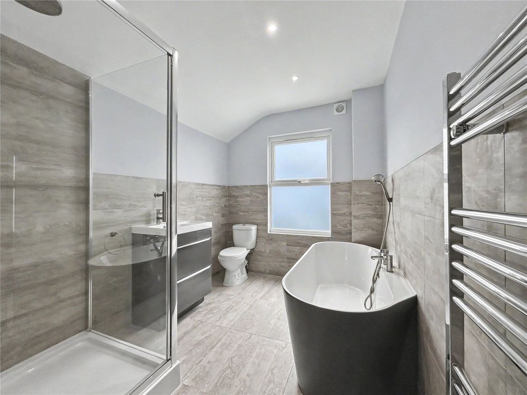 Property photo 1 of 19 Picture No. 09