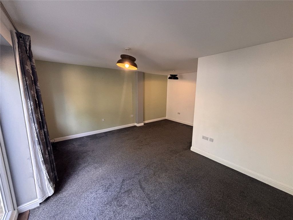 Property photo 3 of 10 Picture No. 04