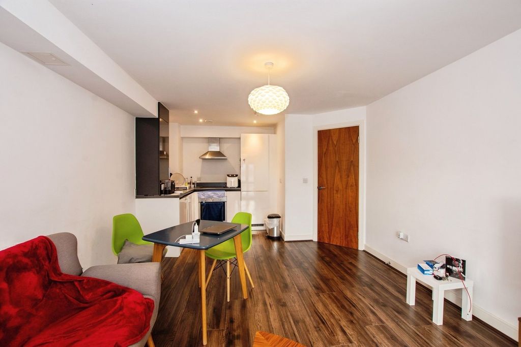 Property photo 2 of 10