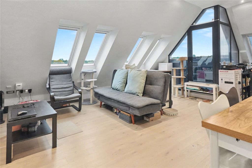 Property photo 1 of 9 Picture No. 14