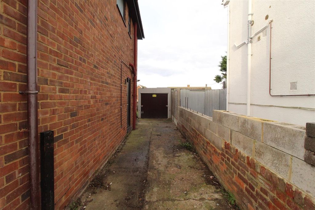 Property photo 2 of 16 External