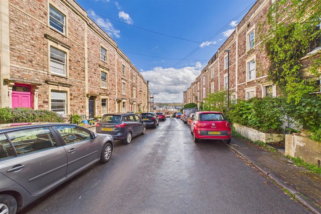 Property photo 2 of 10 Road.Jpg