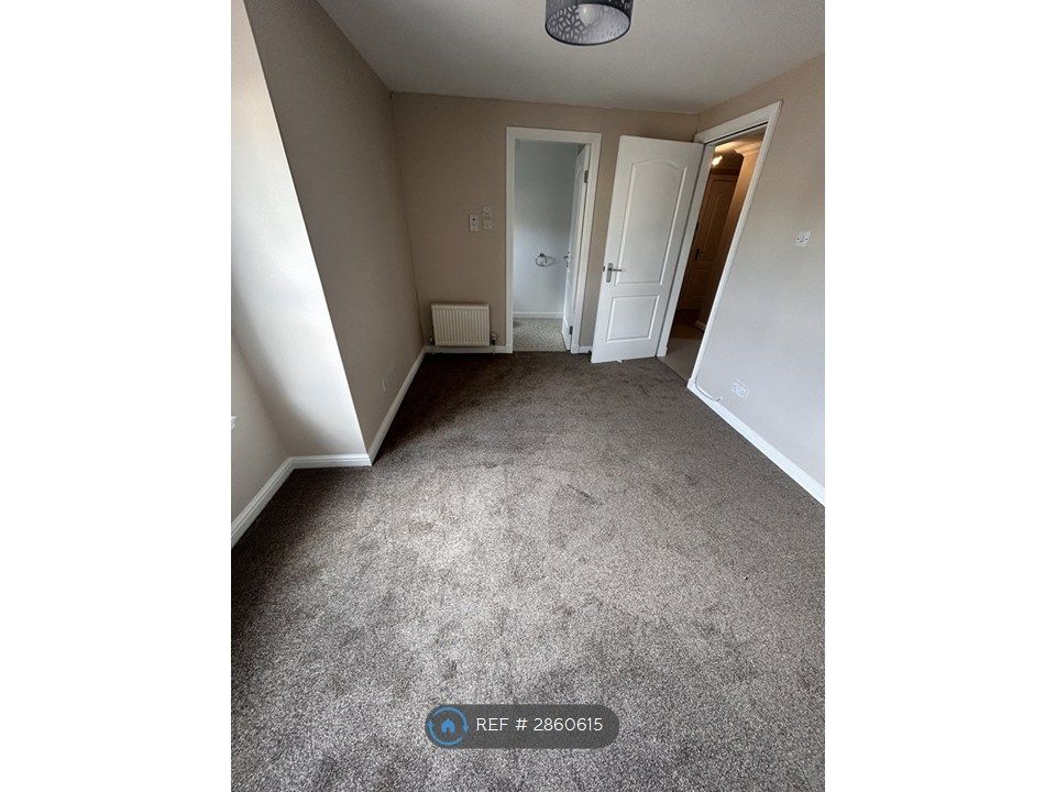 Property photo 2 of 15 Master Double Bedroom