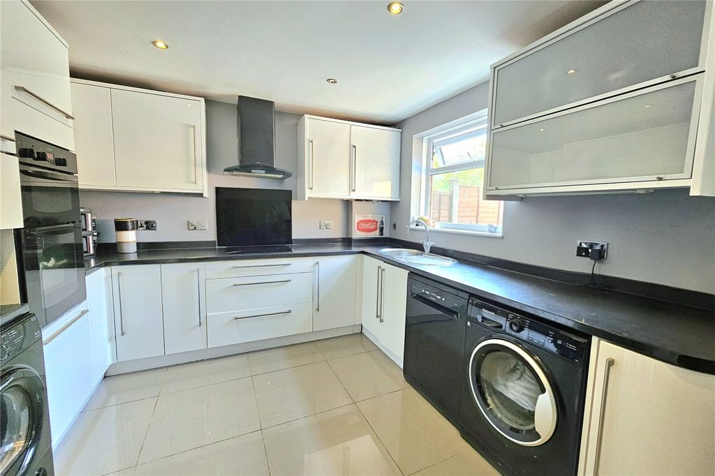Property photo 3 of 16 Picture No. 04