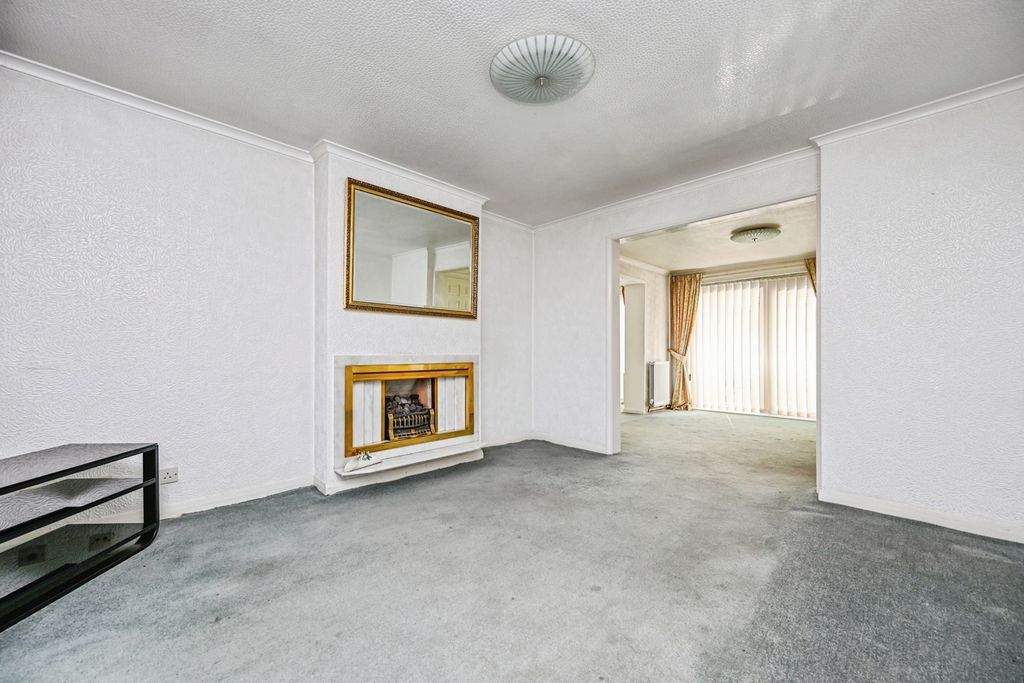 Property photo 2 of 17 Photo