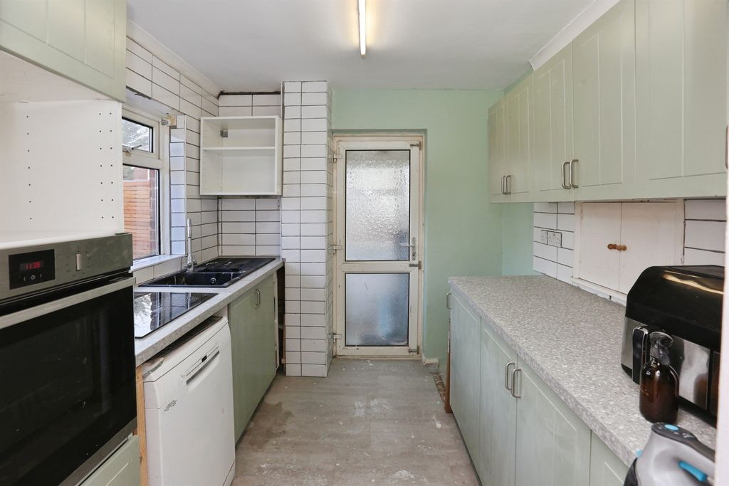 Property photo 3 of 38