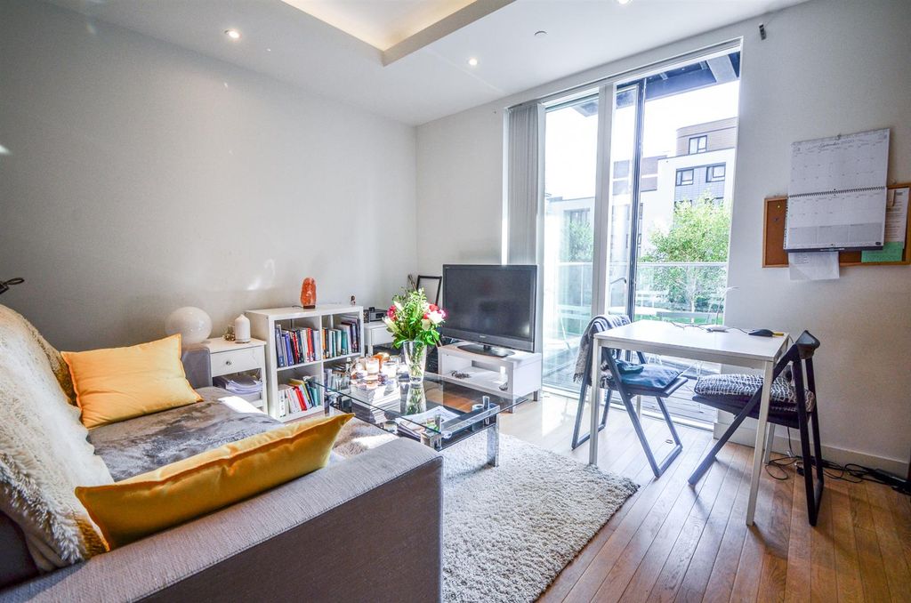 Property photo 2 of 12 Park Vista Tower