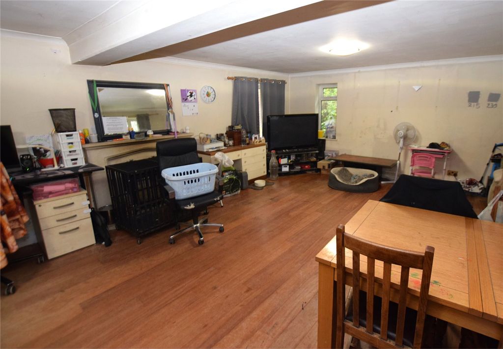 Property photo 3 of 12 Picture No. 16