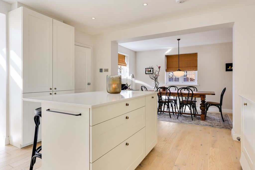 Property photo 2 of 30 Img34