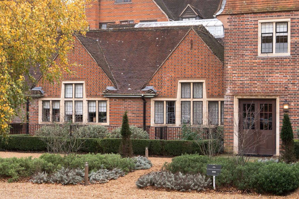 Property photo 1 of 24