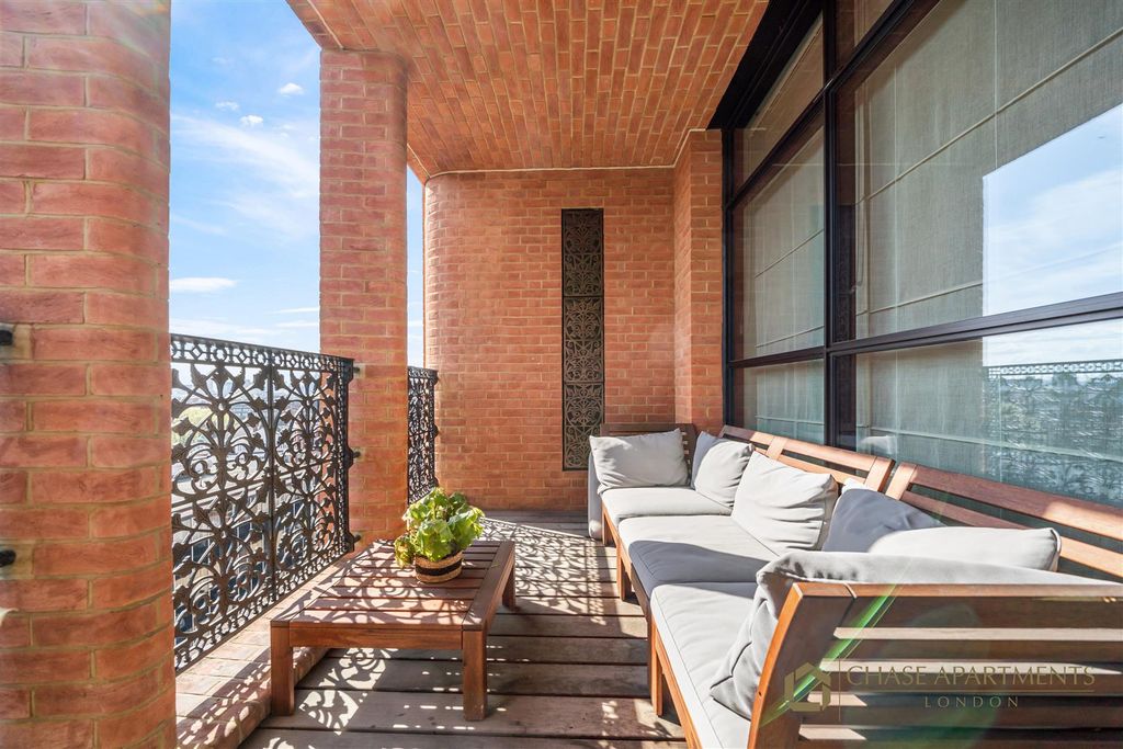 Property photo 2 of 12 8 Artillery Row Sw1P 1Rz-10.Jpg