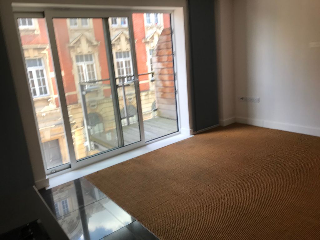 Property photo 3 of 7 Lounge Dif Angle