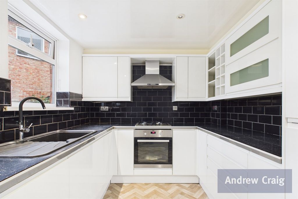 Property photo 2 of 13 Kitchen