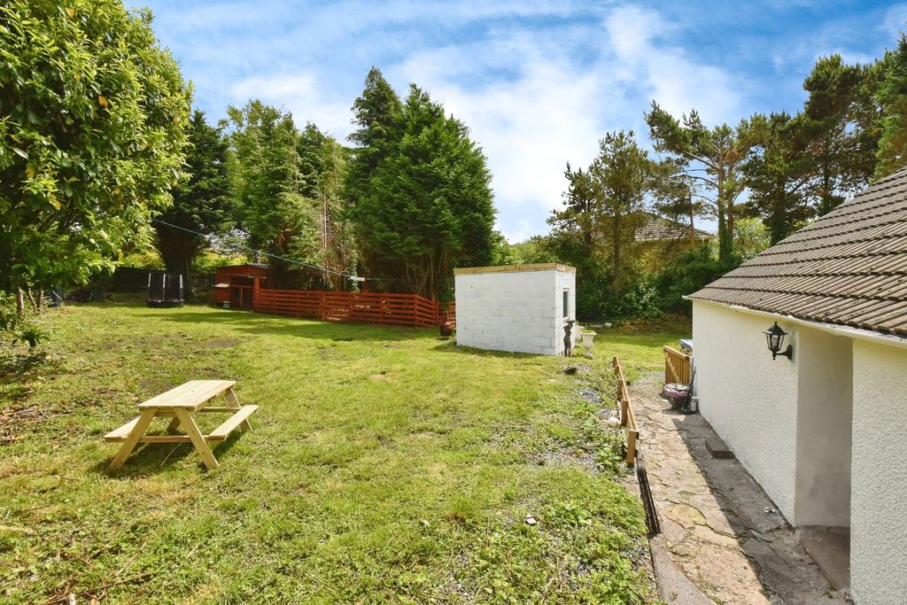 Property photo 2 of 17 Photo