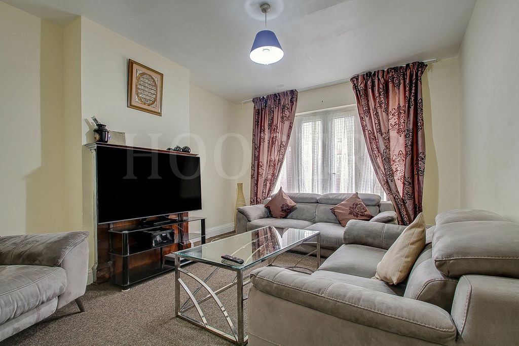 Property photo 2 of 14