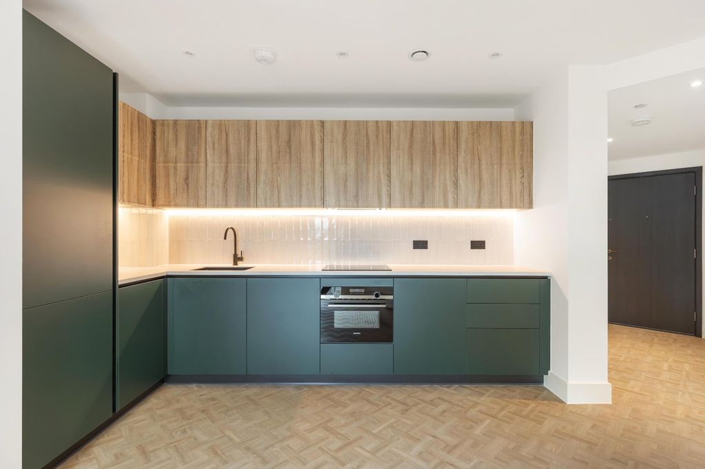 Property photo 2 of 10 Kitchen