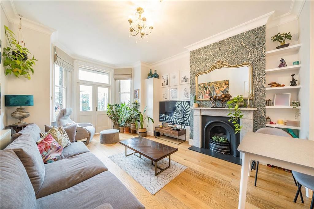 Property photo 1 of 8