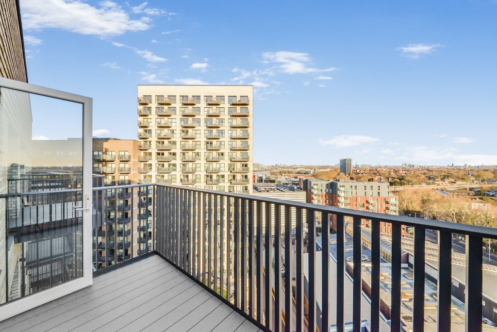 Property photo 3 of 12 Jargonelle House