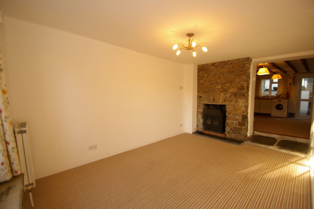 Property photo 2 of 13 Lounge