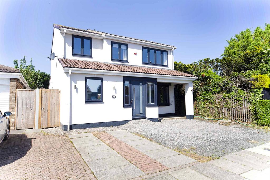 Property photo 2 of 31