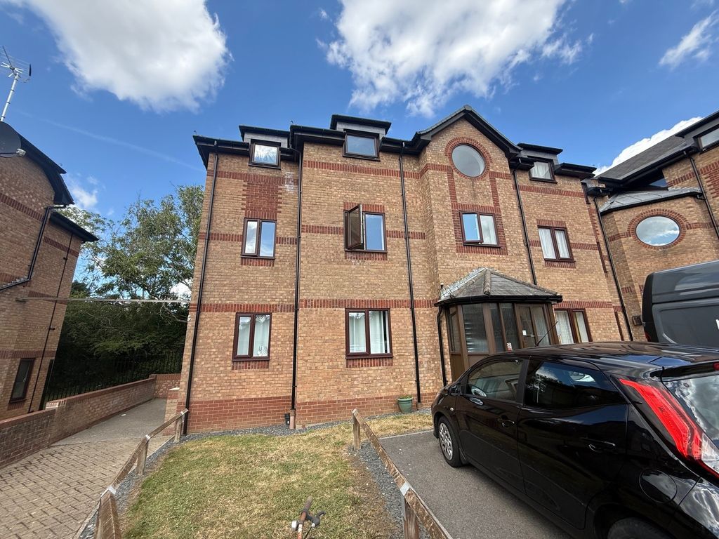 Property photo 1 of 6