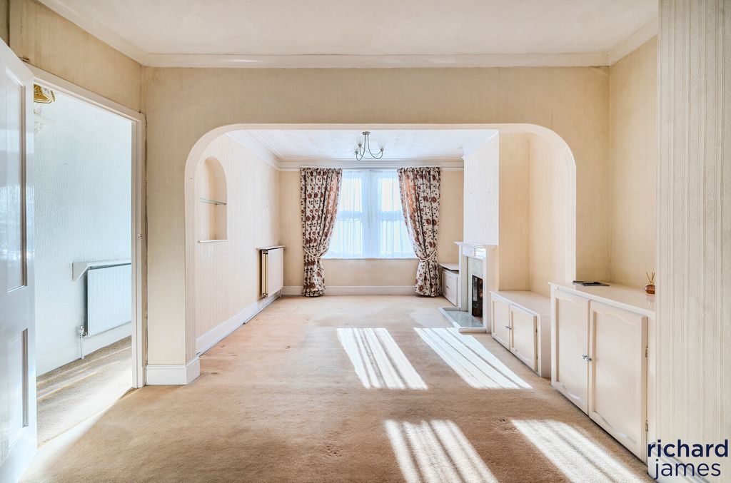 Property photo 3 of 20 30028372Fb3747Ada1A3d8449829313d