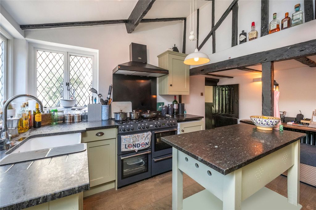 Property photo 3 of 8