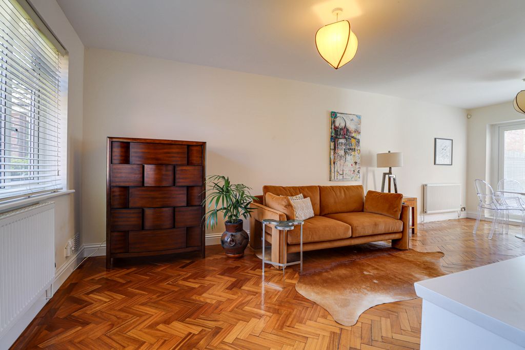 Property photo 2 of 28 Living Room