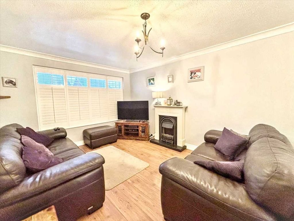 Property photo 3 of 21