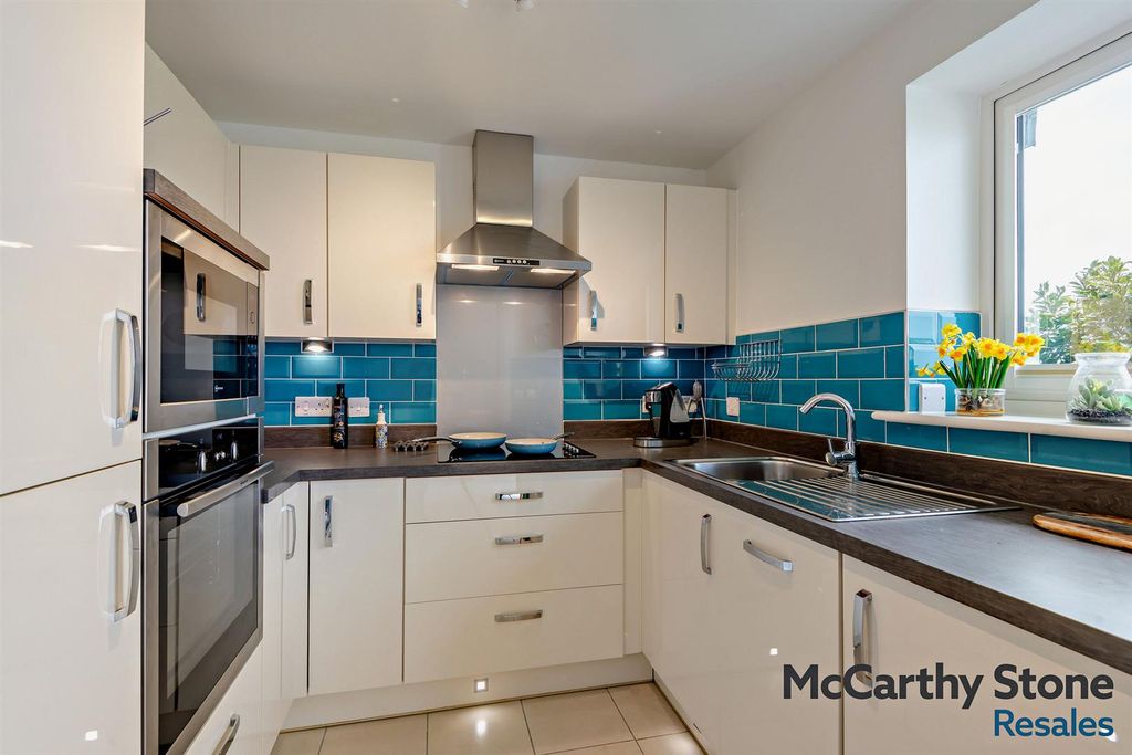 Property photo 3 of 25 8695439-Interior01-800.Jpg