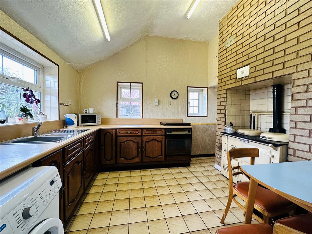 Property photo 2 of 22 Kitchen