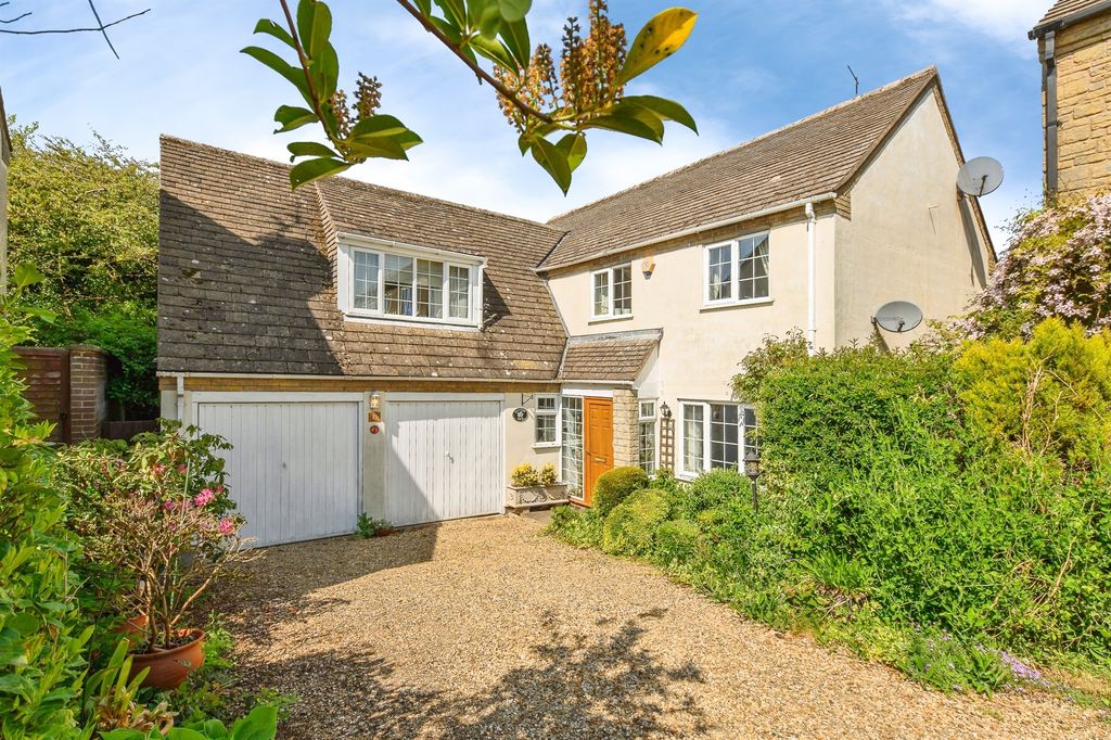 Property photo 1 of 18