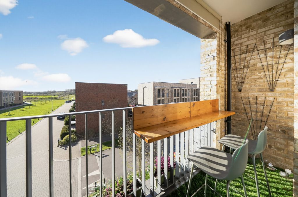 Property photo 3 of 20 Balcony
