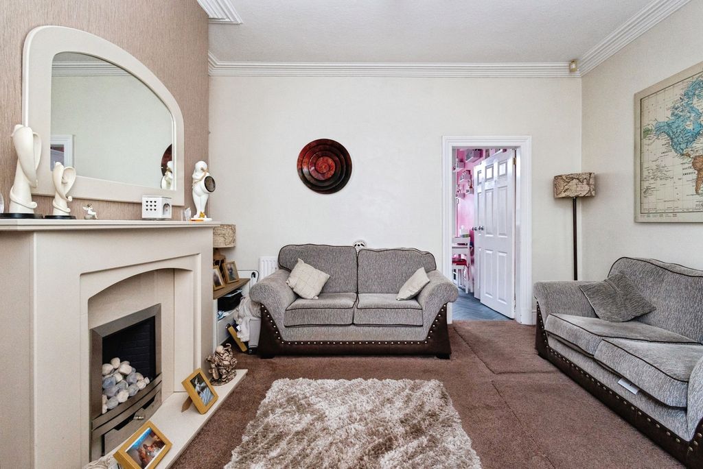 Property photo 3 of 17 Photo