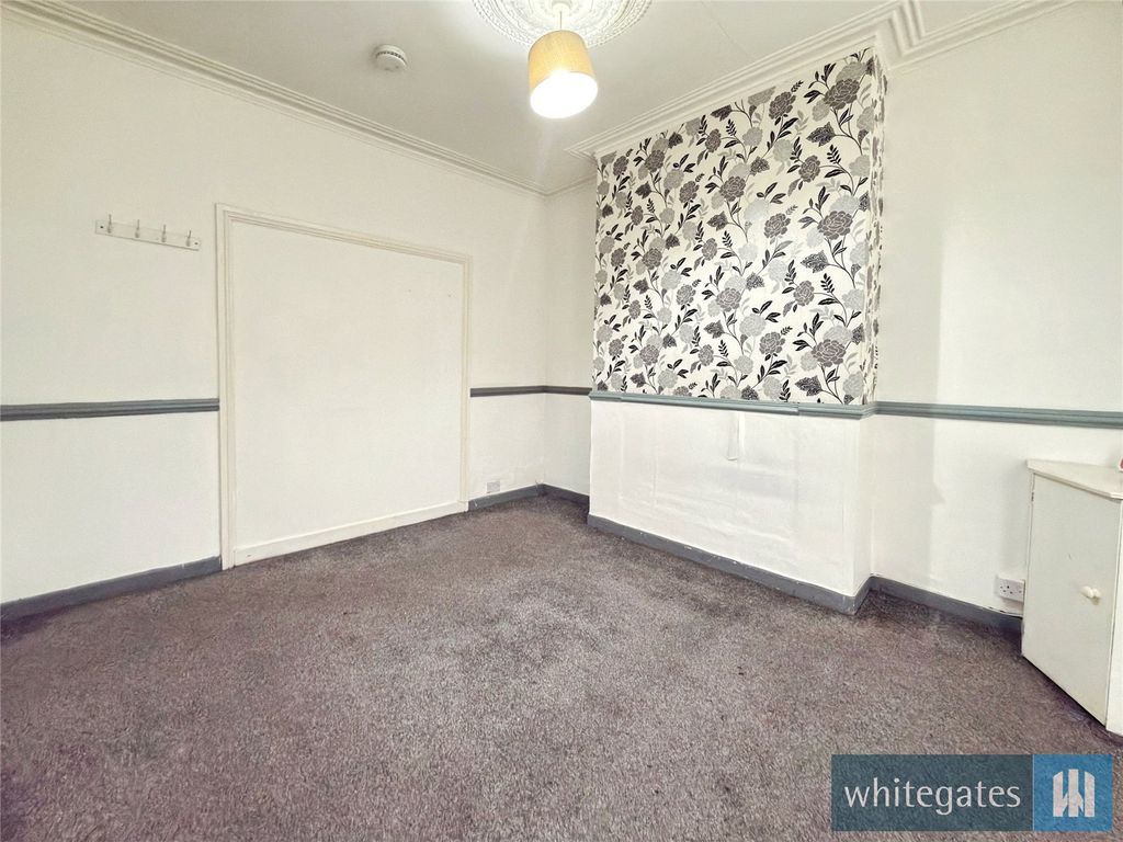 Property photo 3 of 15 Picture No. 12