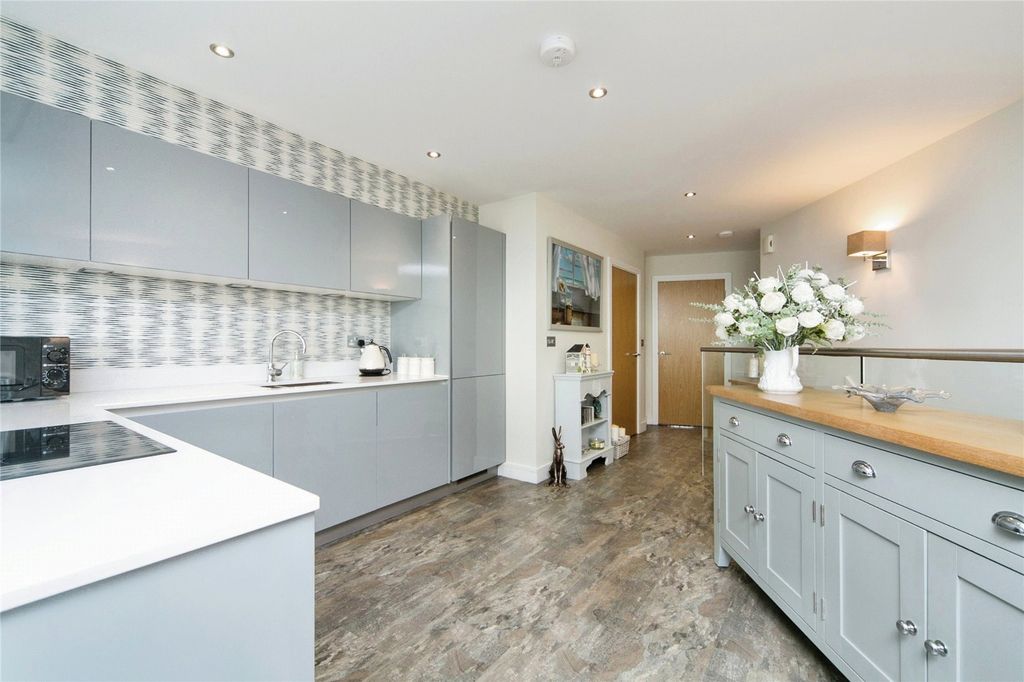 Property photo 3 of 36 Picture No. 33