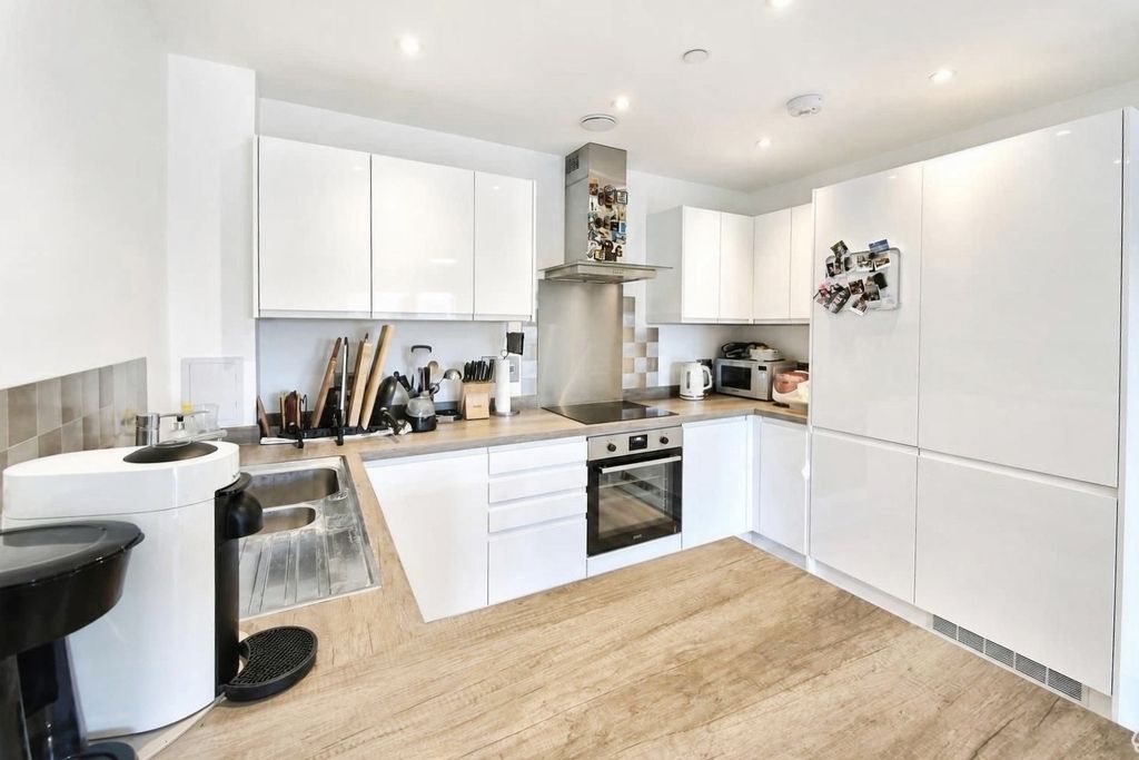 Property photo 2 of 11 Pbox-Img.Jpg