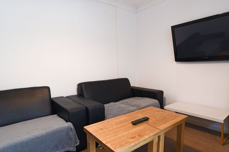 Property photo 1 of 17 Photo 24