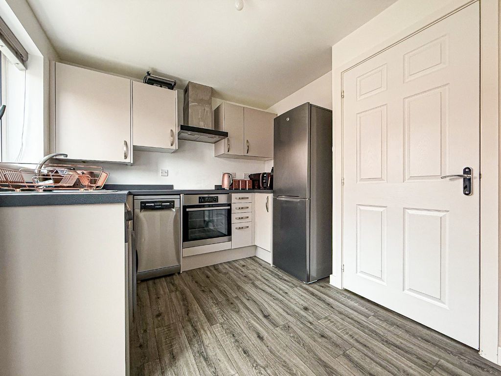 Property photo 3 of 16 44294310